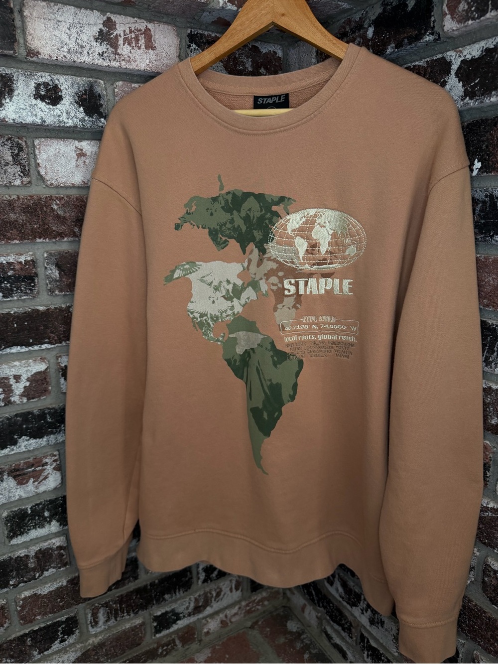 Men's Staple Peachtree Embroidered World Global Map Earth Crewneck - Clay